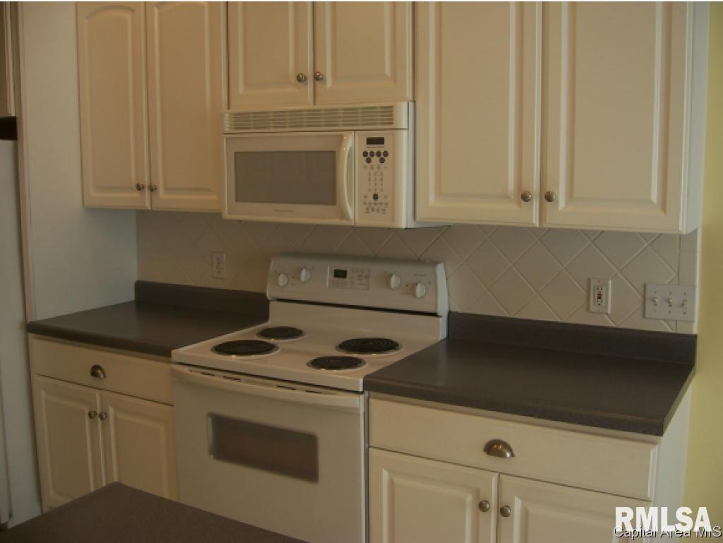 2718 Amelia Court Springfield, IL 62711 - Photo 8 of 29 Gallery Image 8
