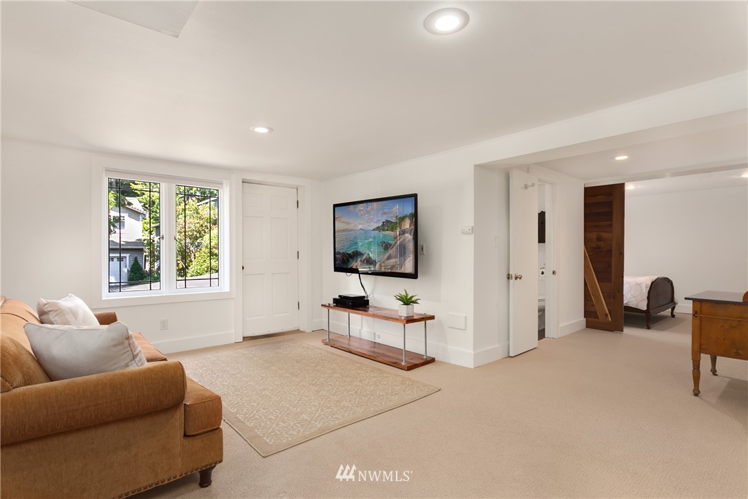9601 42nd Avenue Southwest Seattle, WA 98136 - Photo 17 of 24 Gallery Image 17