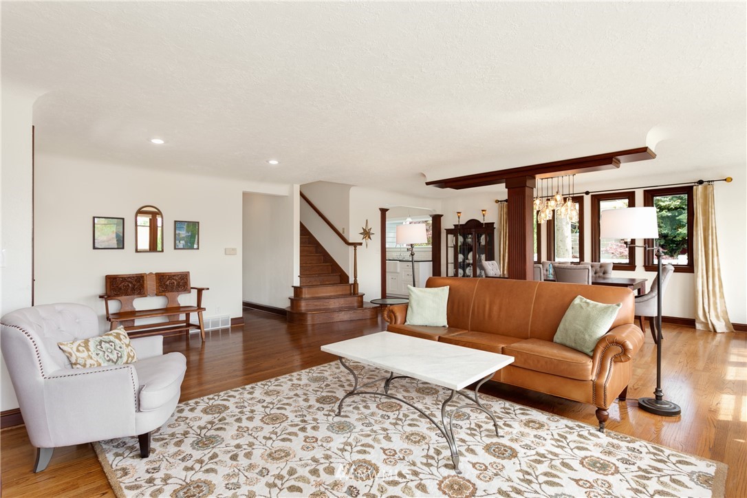 9601 42nd Avenue Southwest Seattle, WA 98136 - Photo 3 of 24 Gallery Image 3