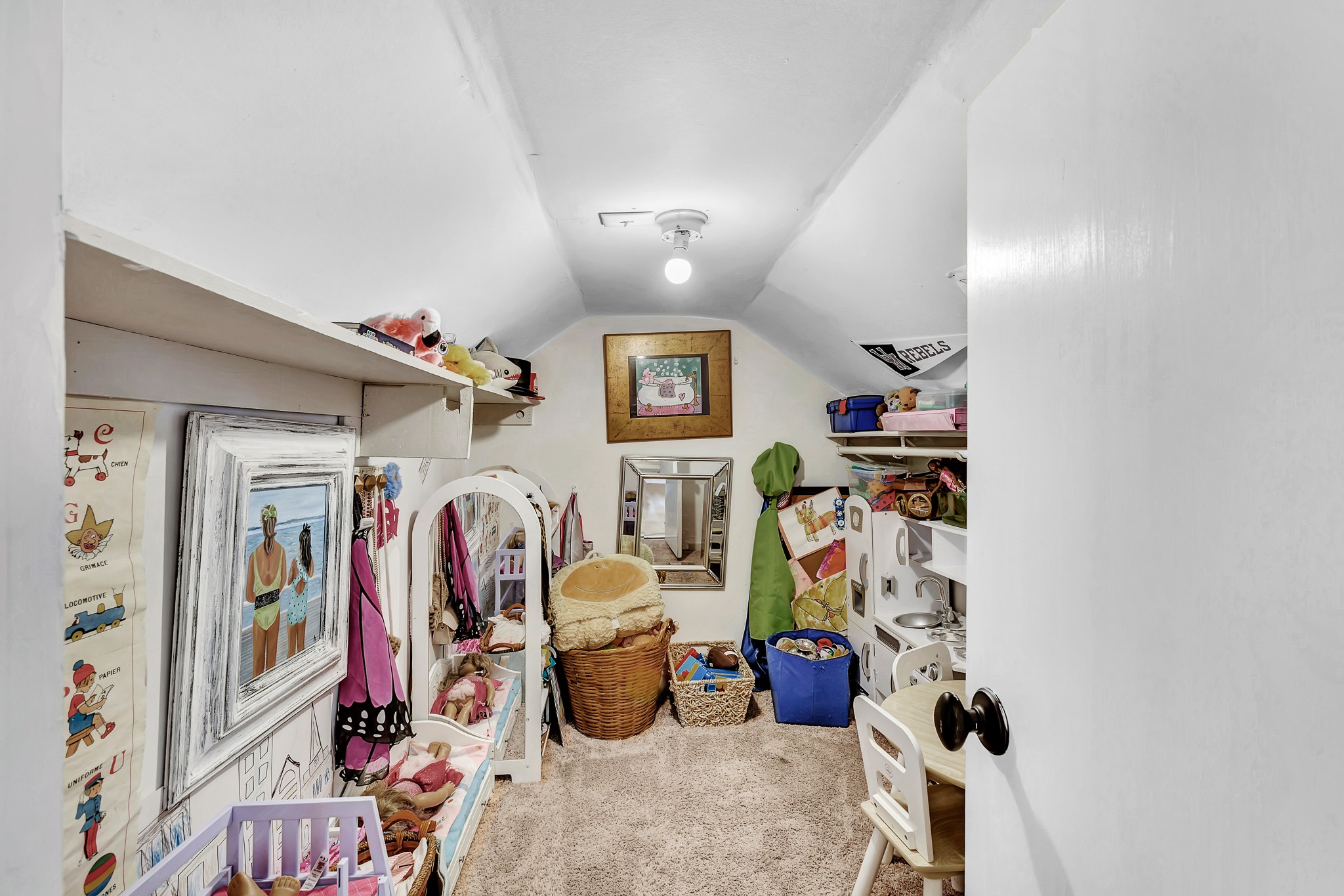 4028 Aberdeen Road Nashville, TN 37205 - Photo 22 of 41 a view of a room with gym equipment