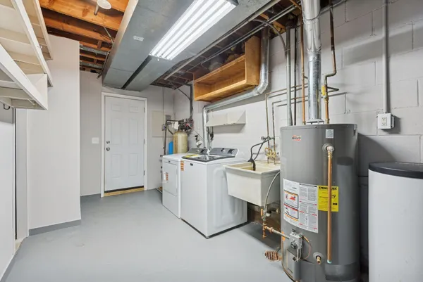 $639,900 | 5580 Shorewood Lane, Excelsior, MN 55331