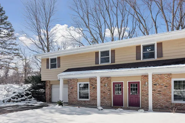 $639,900 | 5580 Shorewood Lane, Excelsior, MN 55331