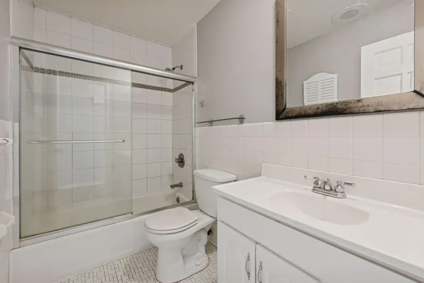 $639,900 | 5580 Shorewood Lane, Excelsior, MN 55331