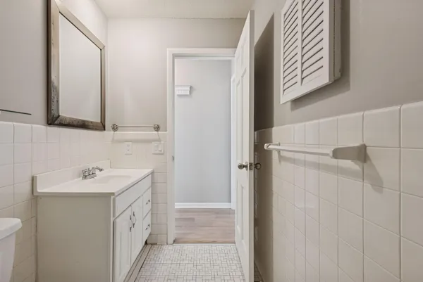 $639,900 | 5580 Shorewood Lane, Excelsior, MN 55331