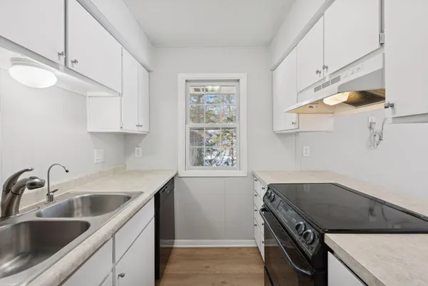 $639,900 | 5580 Shorewood Lane, Excelsior, MN 55331