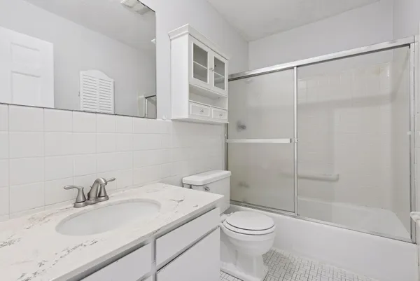 $639,900 | 5580 Shorewood Lane, Excelsior, MN 55331