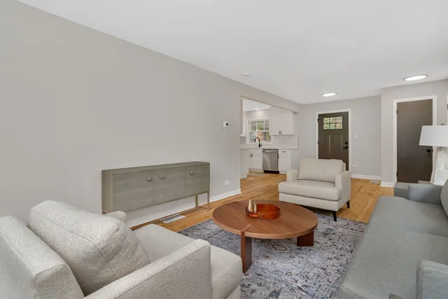 $287,900 | 1823 Evergreen Road, Homewood, IL 60430