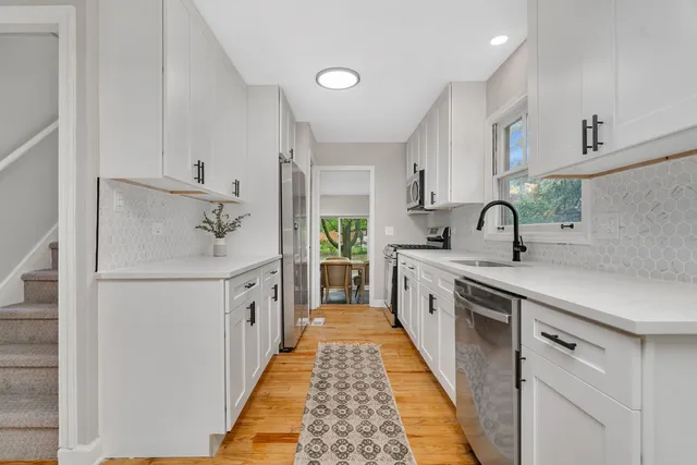 $287,900 | 1823 Evergreen Road, Homewood, IL 60430