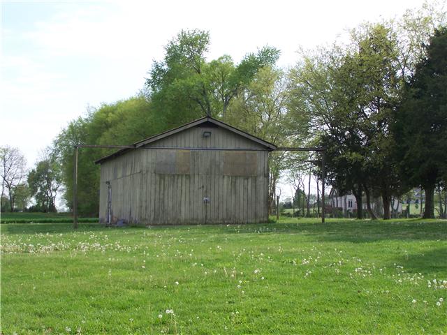 360 Rock Bridge Road Gallatin, TN 37066 - Photo 2 of 18 Barn