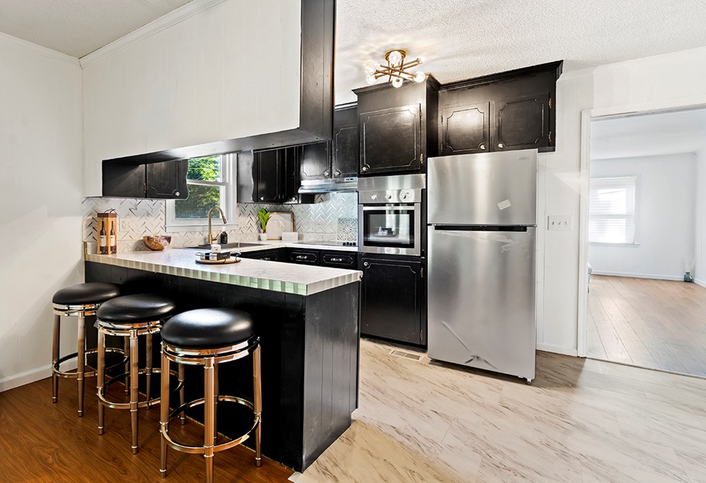 302 Lake Forest Road Greenwood, SC 29649 - Photo 5 of 25 Gallery Image 5