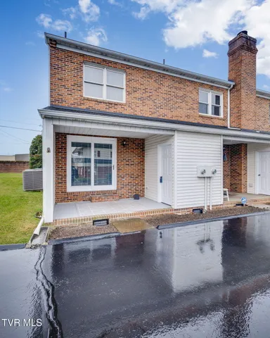 $199,000 | 1024 Konnarock Road, Unit 1024, Kingsport, TN 37664