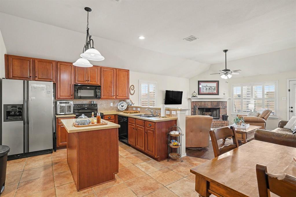 103 George Owens Road Ponder, TX 76259 - Photo 12 of 30 Gallery Image 12