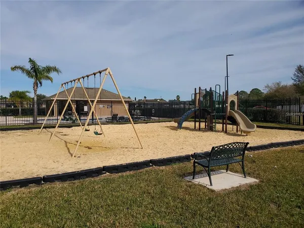 $515,000 | 2819 Village Pine Terrace, Orlando, FL 32833