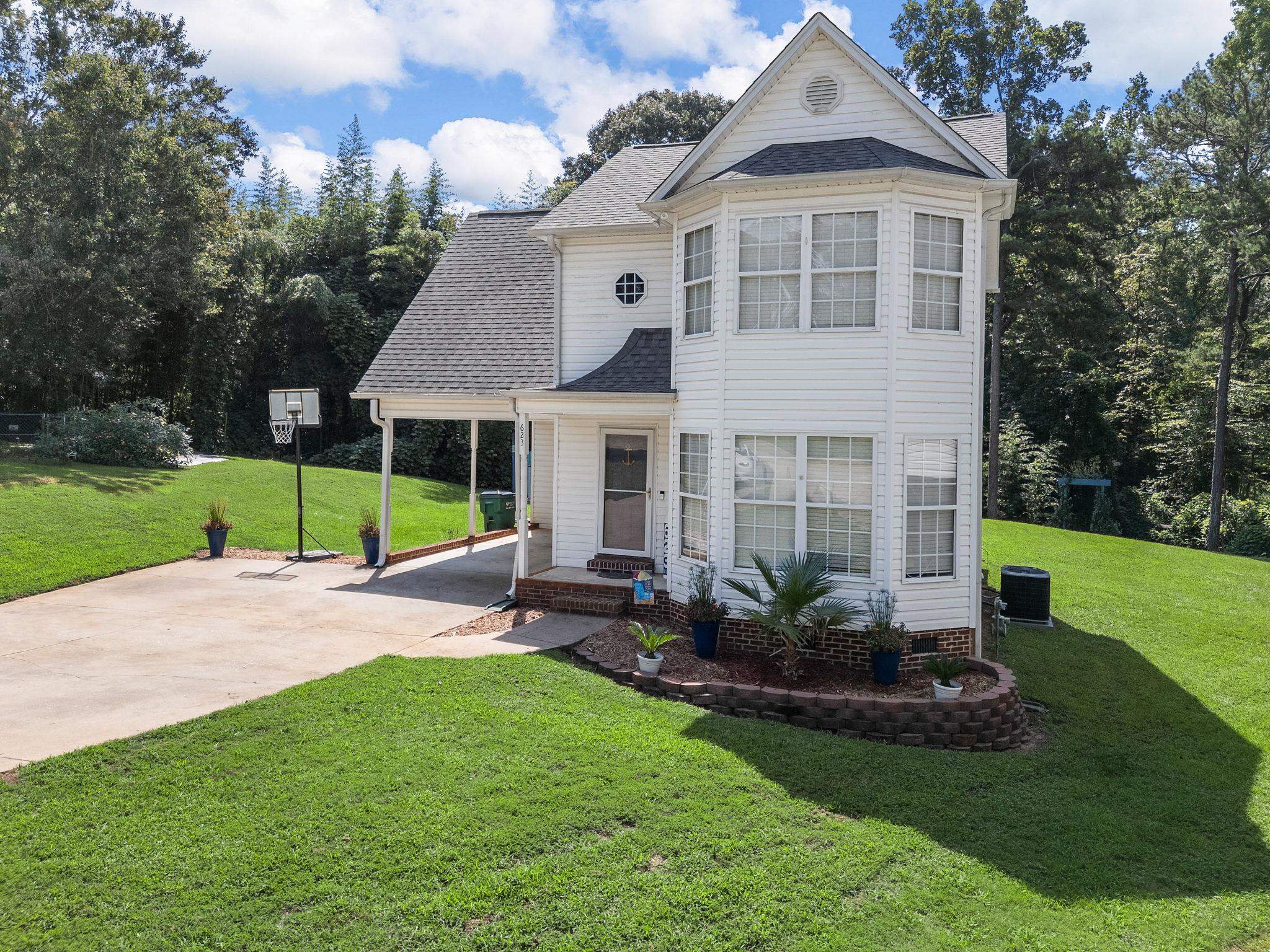 623 South Serena Hills Drive Moore, SC 29369 - Photo 3 of 38