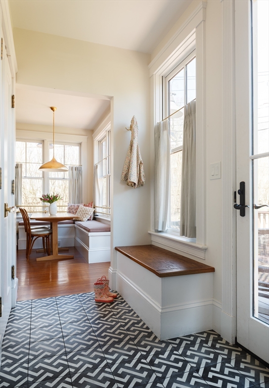 25 Barrington Road Boston, MA 02124 - Photo 11 of 33