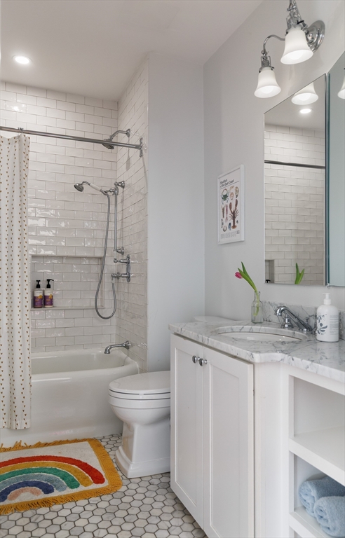 25 Barrington Road Boston, MA 02124 - Photo 19 of 33