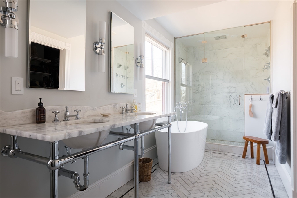 25 Barrington Road Boston, MA 02124 - Photo 23 of 33