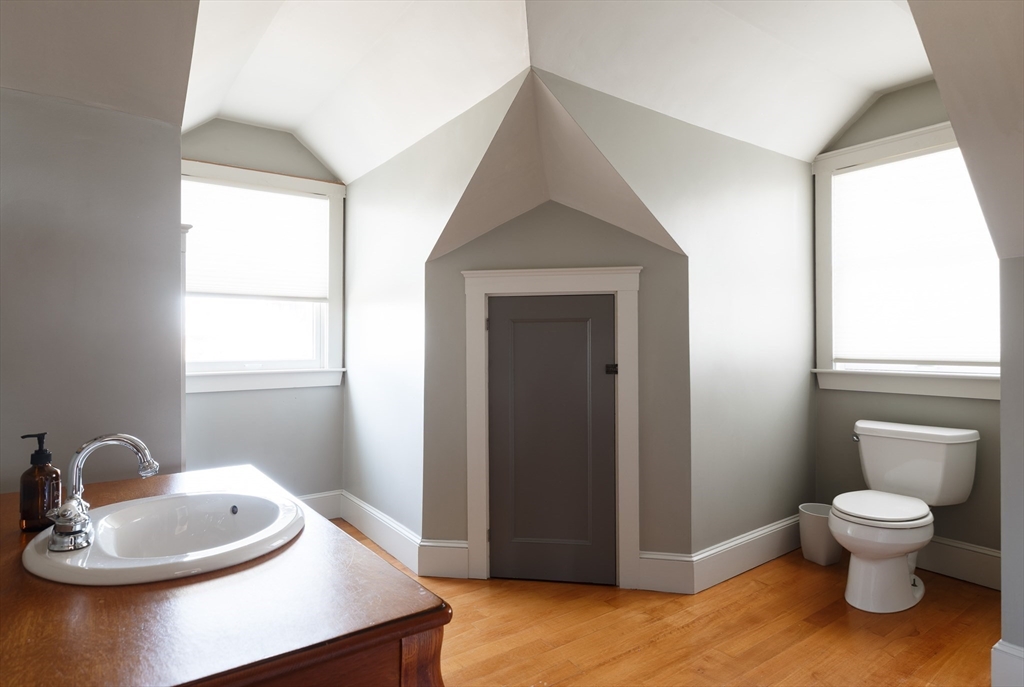 25 Barrington Road Boston, MA 02124 - Photo 27 of 33