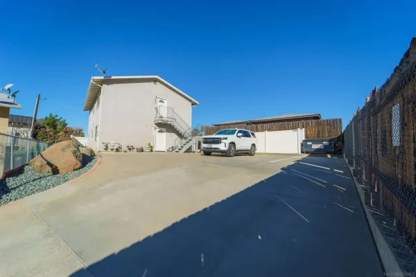 $979,000 | 1964 Arnold Way, Alpine, CA 91901