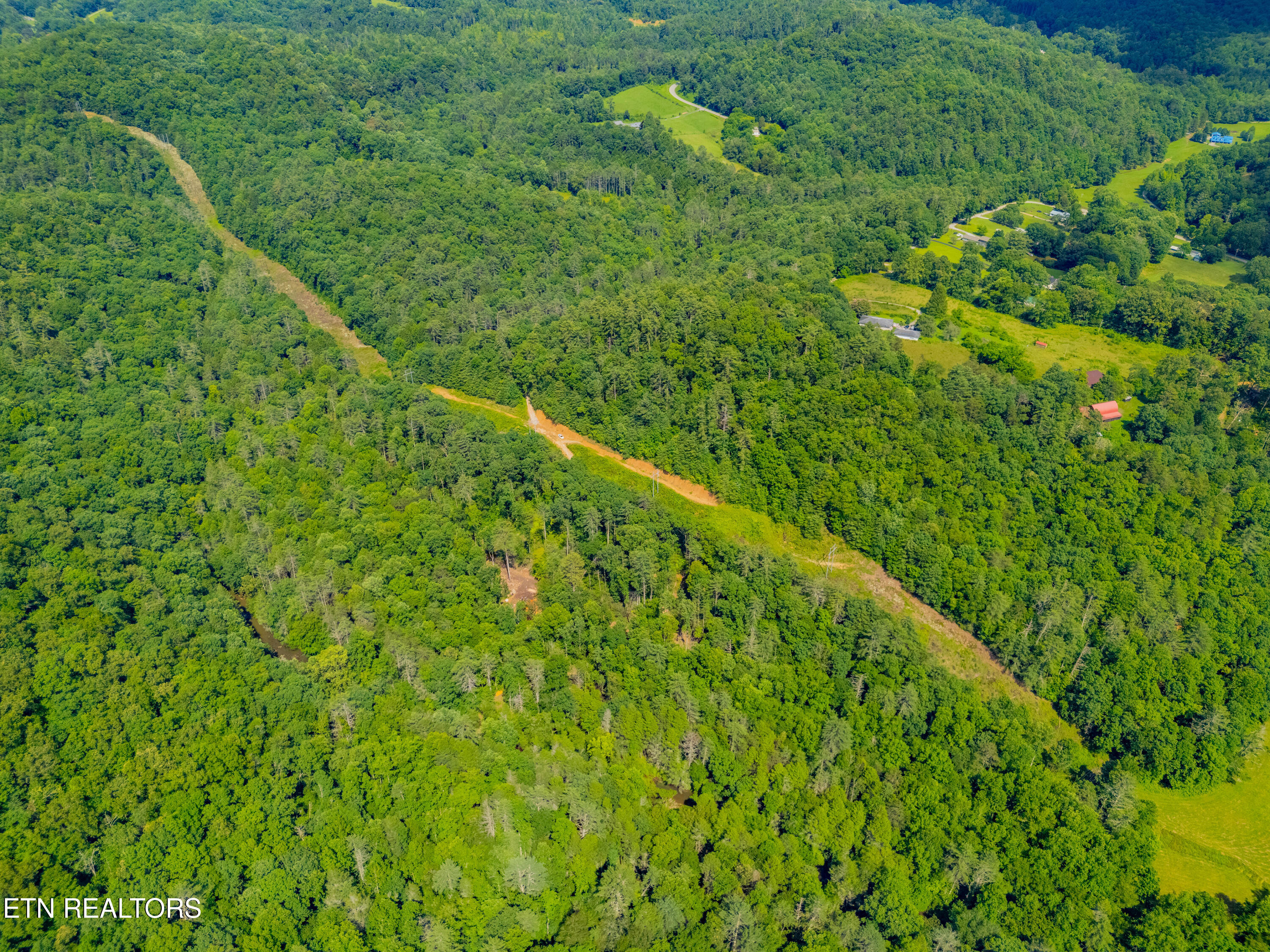 118 Authorn Sheldon Road Harriman, TN 37748 - Photo 42 of 58 DJI_20250617161609_0065_D-HDR