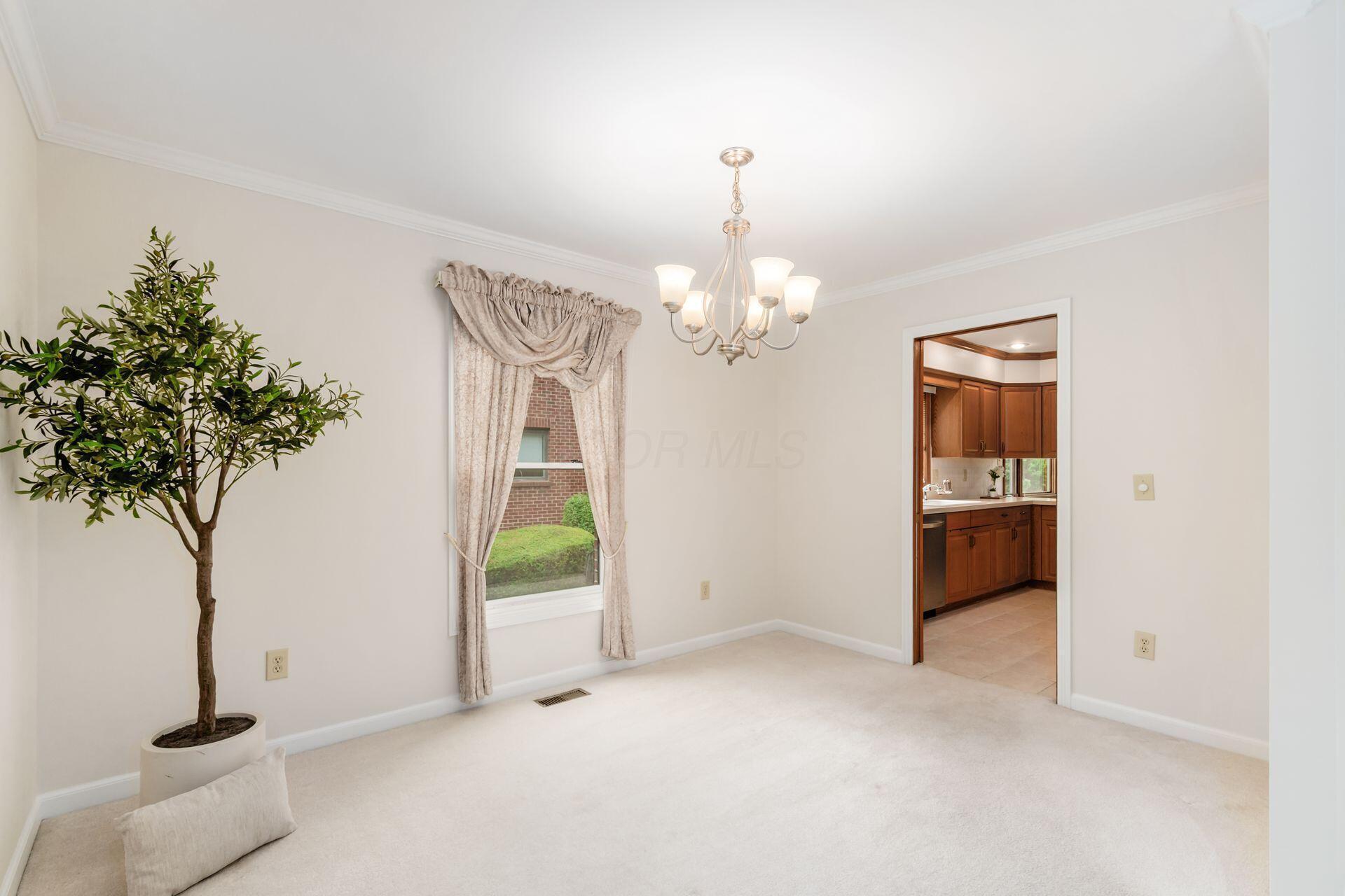 5717 Newgate Road Dublin, OH 43017 - Photo 6 of 33 009_te Rd Dublin OH 43017 USA