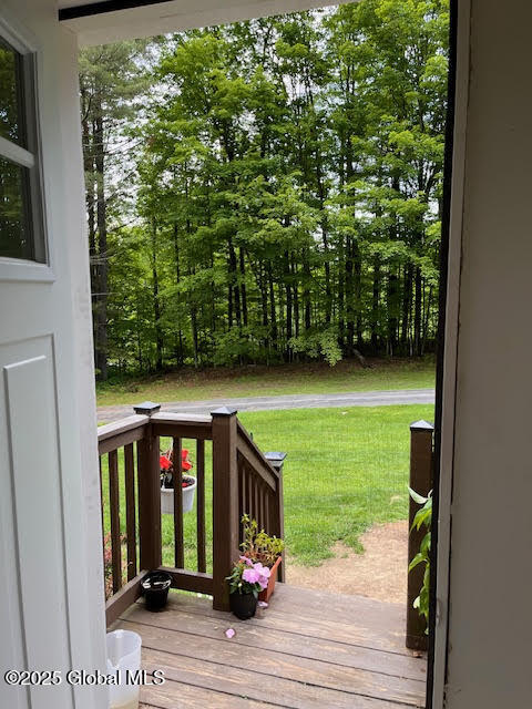 160 Kettle Road Amsterdam, NY 12010 - Photo 19 of 39 Front porch exit