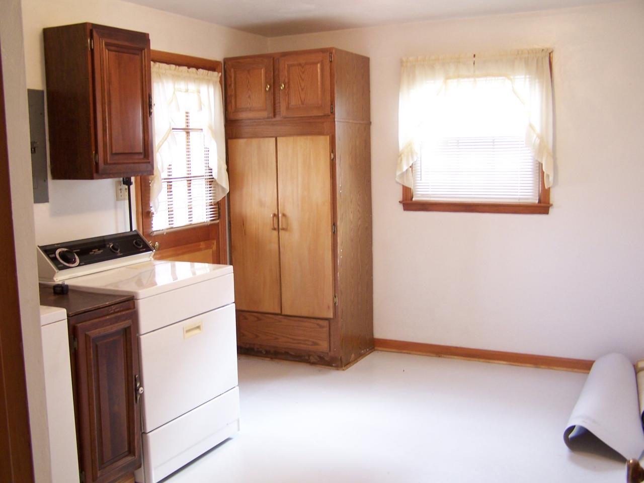 5308 Twilight Road Roanoke, VA 24019 - Photo 5 of 9 Laundry