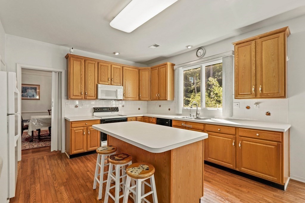 130 Waterman Road Canton, MA 02021 - Photo 8 of 42 Gallery Image 8