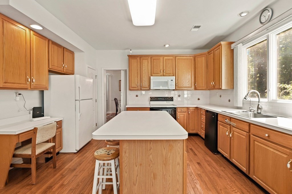130 Waterman Road Canton, MA 02021 - Photo 9 of 42 Gallery Image 9