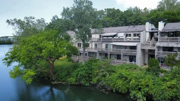 $299,500 | 1407 Lake Shore Drive, Unit 139, Columbus, OH 43204