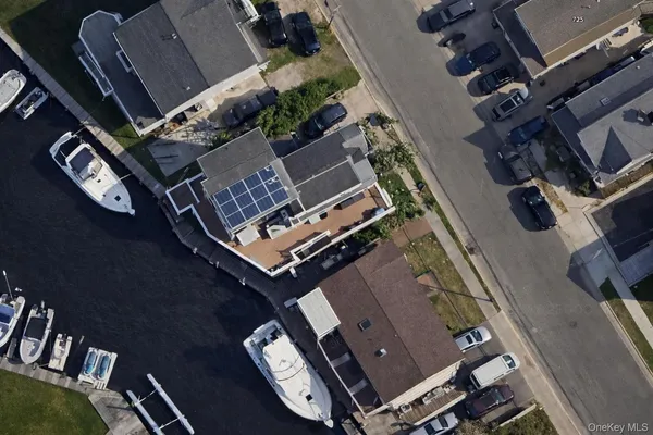 $749,000 | 729 South 9th Street, Lindenhurst, NY 11757