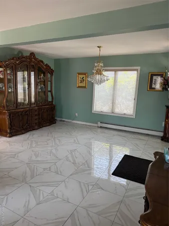 $749,000 | 729 South 9th Street, Lindenhurst, NY 11757