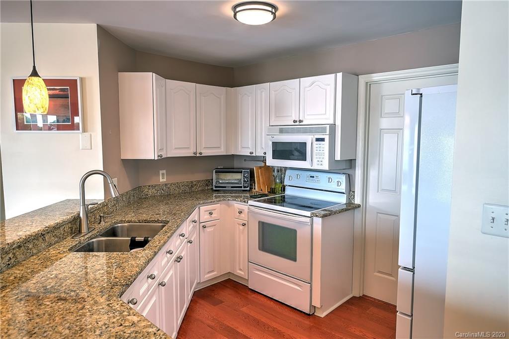 18609 Vineyard Point Lane Cornelius, NC 28031 - Photo 15 of 32