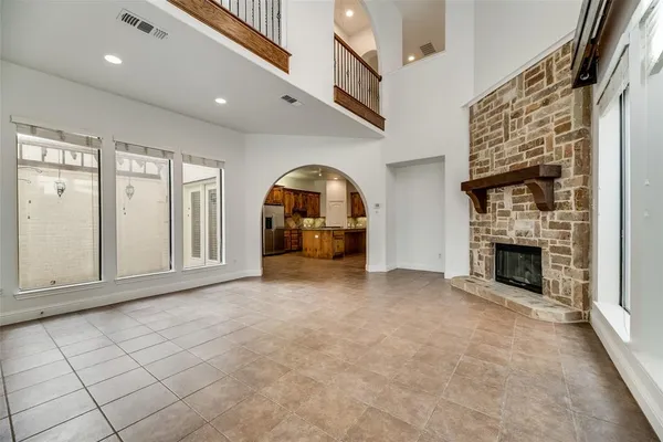 $3,995 | 6755 San Fernando, Irving, TX 75039