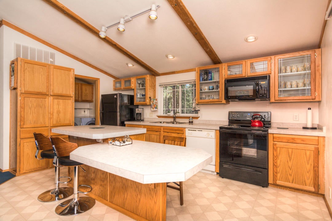 14795 Springwood Road La Pine, OR 97739 - Photo 16 of 34 17