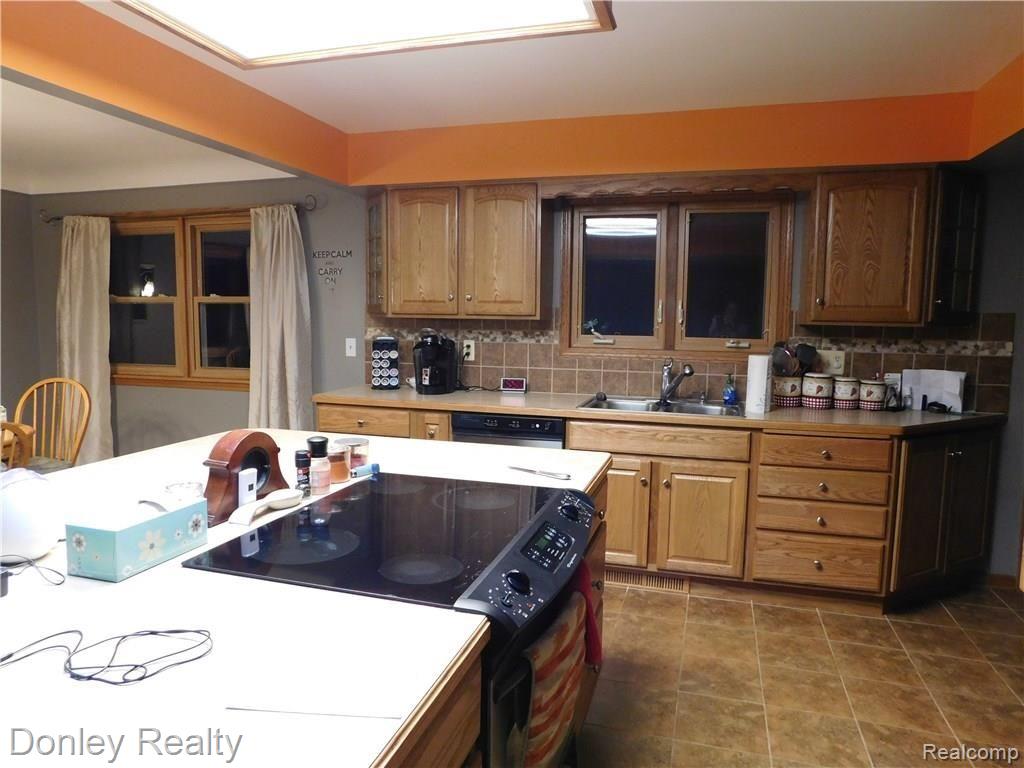 7434 Croswell Road Croswell, MI 48422 - Photo 10 of 20 DSCN3945.JPG