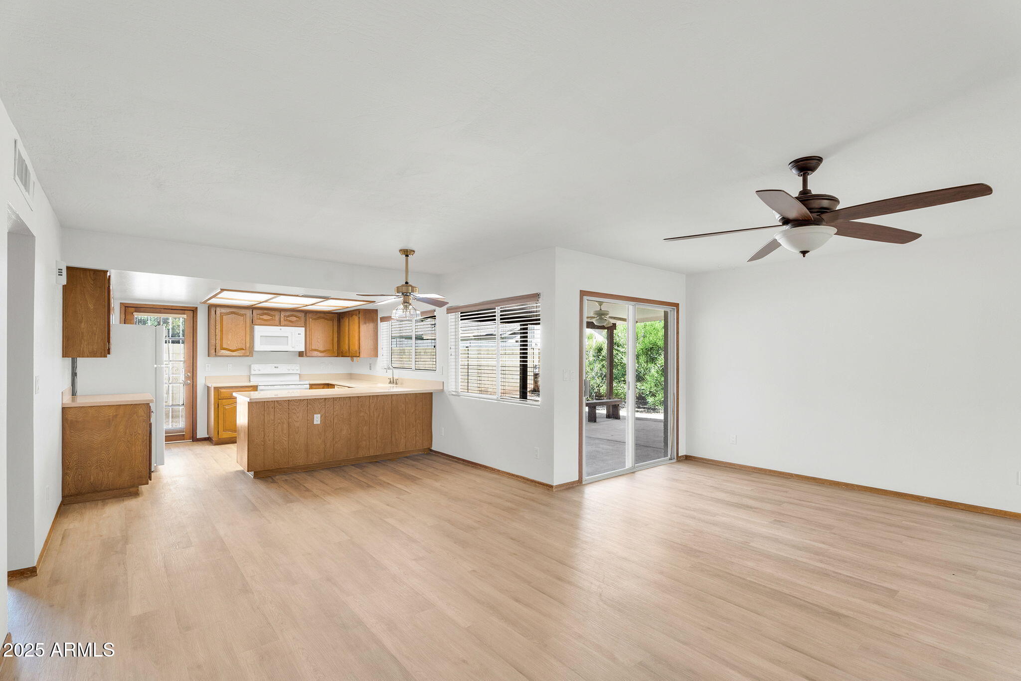 1310 East Redmon Drive Tempe, AZ 85283 - Photo 8 of 51 10-web-or-mls-Redmon-10