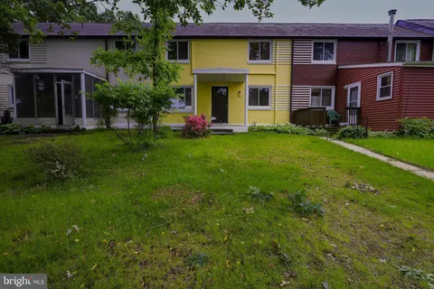 $275,000 | 2 C Gardenway, Greenbelt, MD 20770