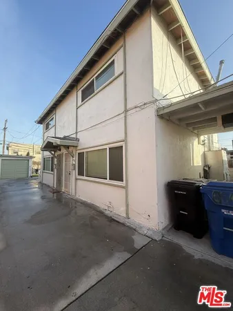 a view of a garage