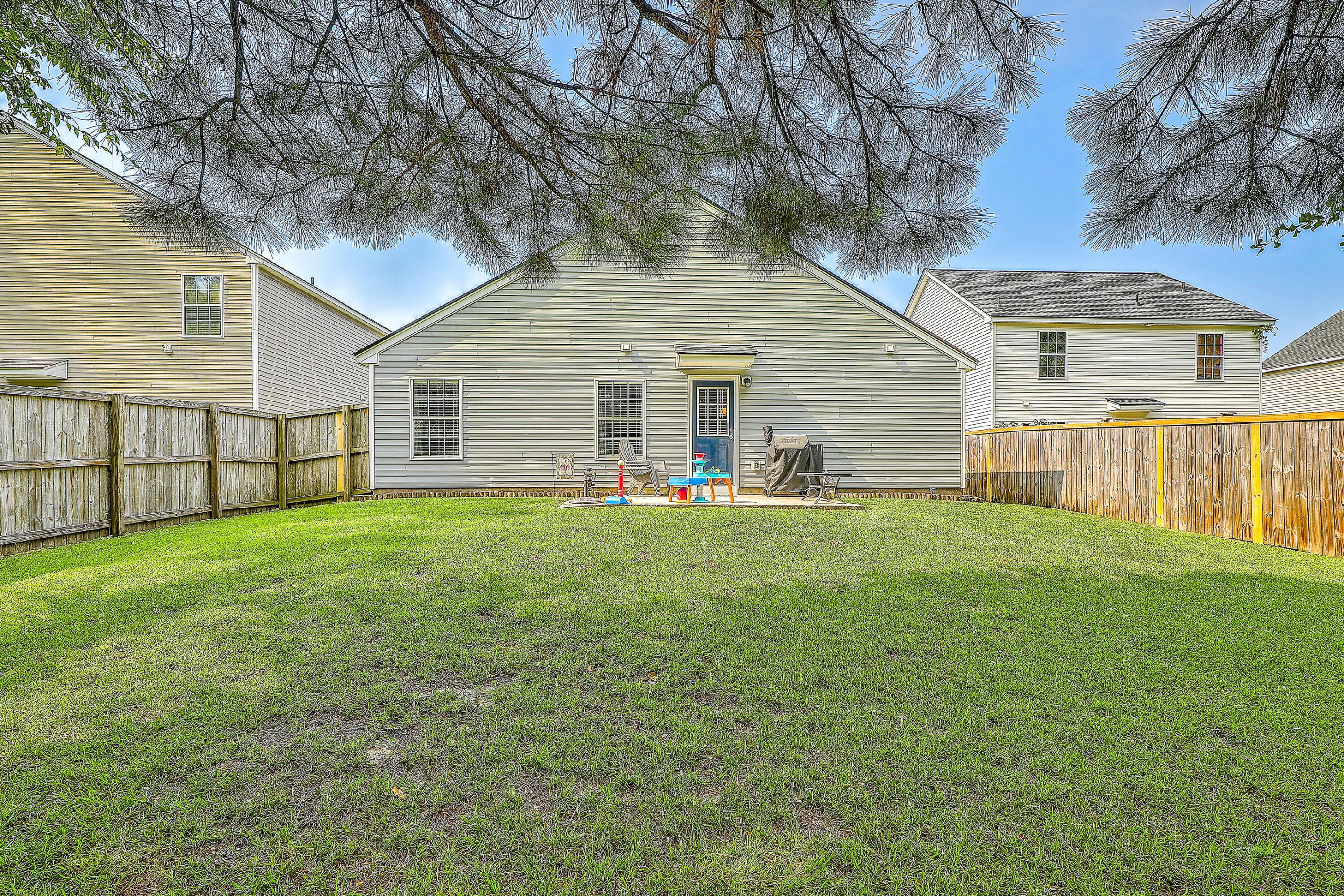 157 Thistle Road Goose Creek, SC 29445 - Photo 8 of 28 FRNCED BACKYARD