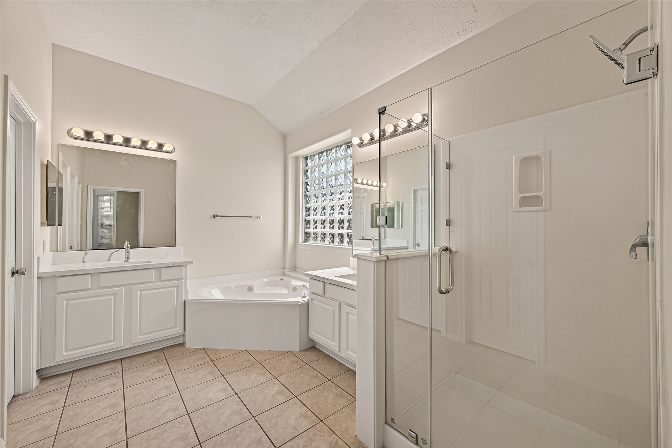 14207 Rolling Hills Lane Rosharon, TX 77583 - Photo 19 of 30 Gallery Image 19