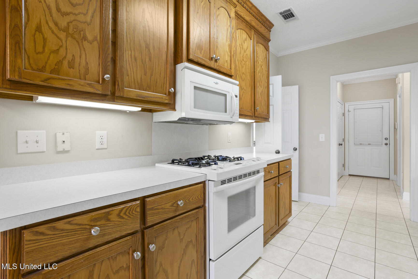 2120 Crossbridge Boulevard Byram, MS 39272 - Photo 11 of 28 2120 Crossbridge-10