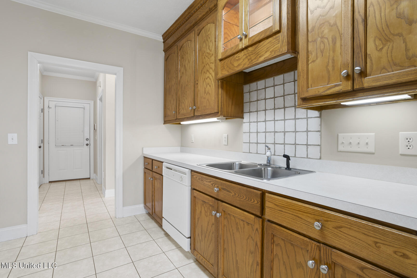 2120 Crossbridge Boulevard Byram, MS 39272 - Photo 12 of 28 2120 Crossbridge-11