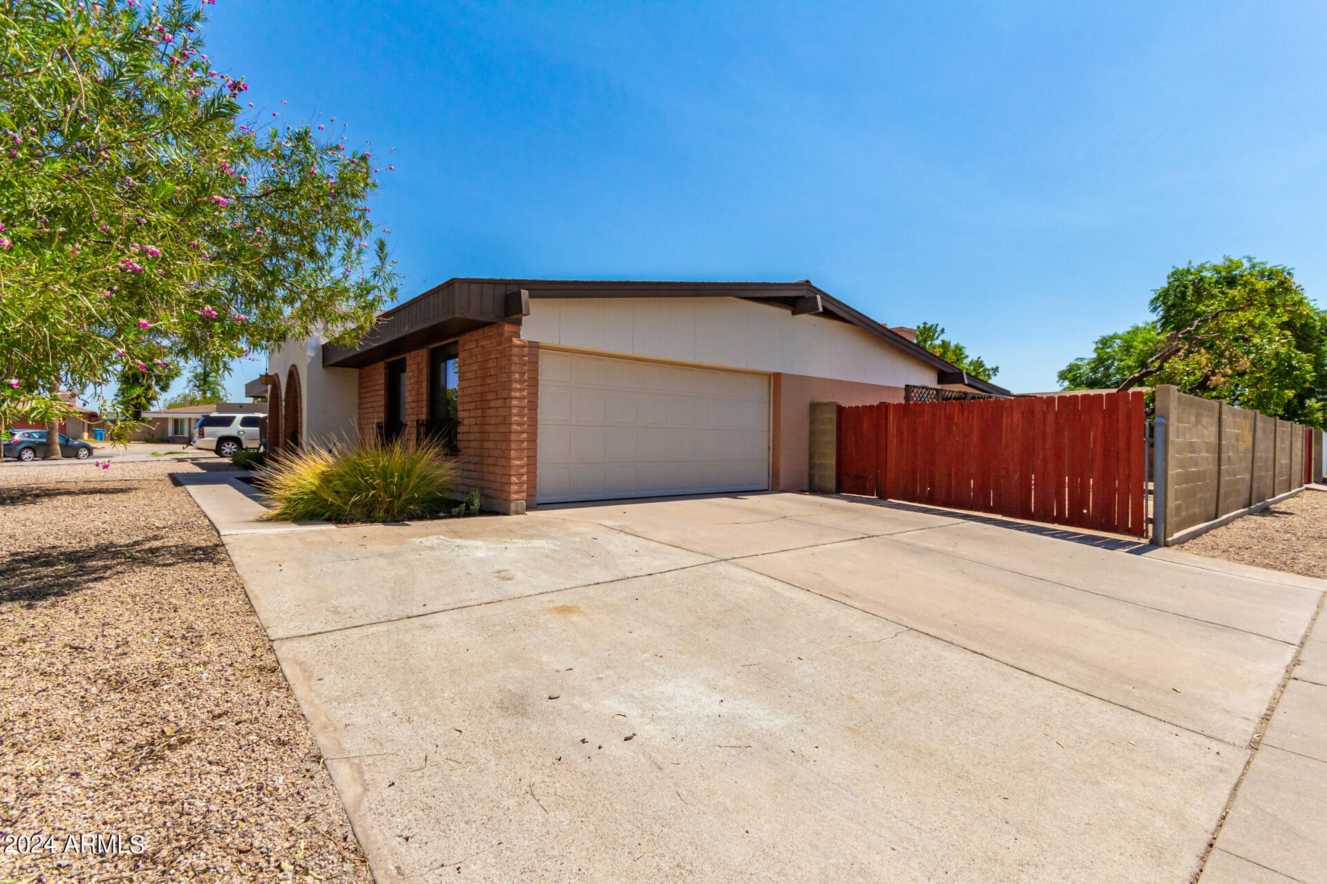 4021 West Mountain View Road Phoenix, AZ 85051 - Photo 4 of 32 0005-03 - Mountain View