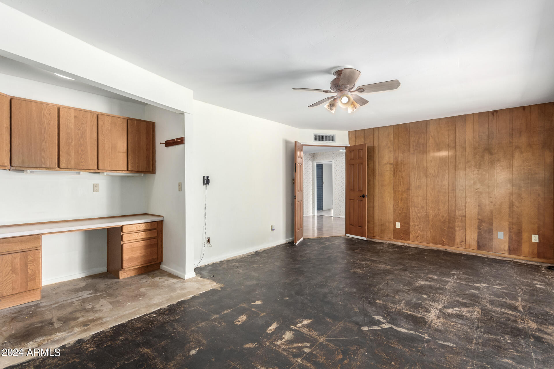 4021 West Mountain View Road Phoenix, AZ 85051 - Photo 8 of 32 0010-07 - Mountain View