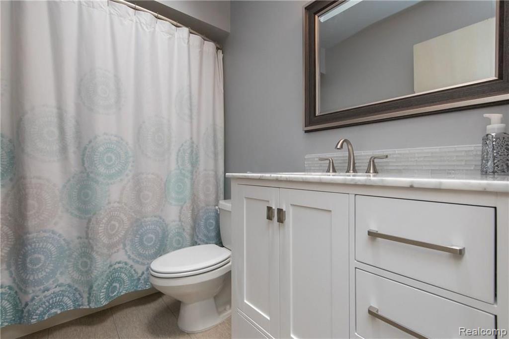 6674 Ridgeview Drive Clarkston, MI 48346 - Photo 18 of 35