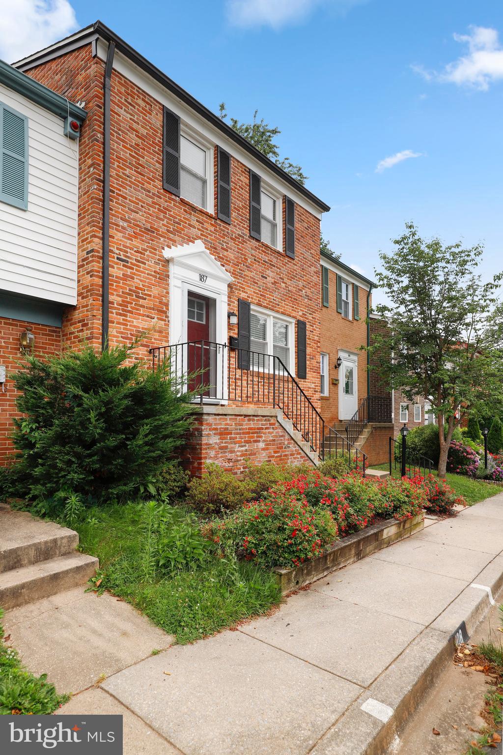 187 Gold Kettle Drive Gaithersburg, MD 20878 - Photo 2 of 23