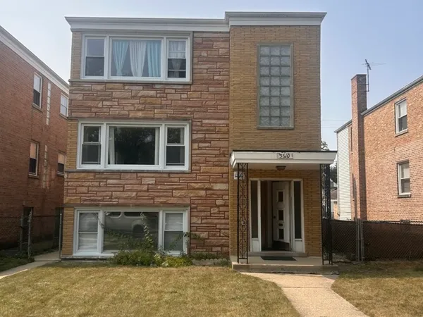 $2,100 | 5610 North Central Avenue, Unit 2, Chicago, IL 60646