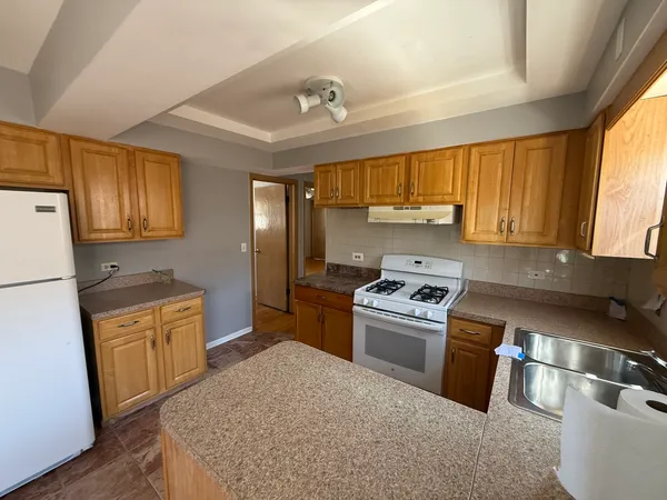 $1,850 | 5610 North Central Avenue, Unit 2, Chicago, IL 60646