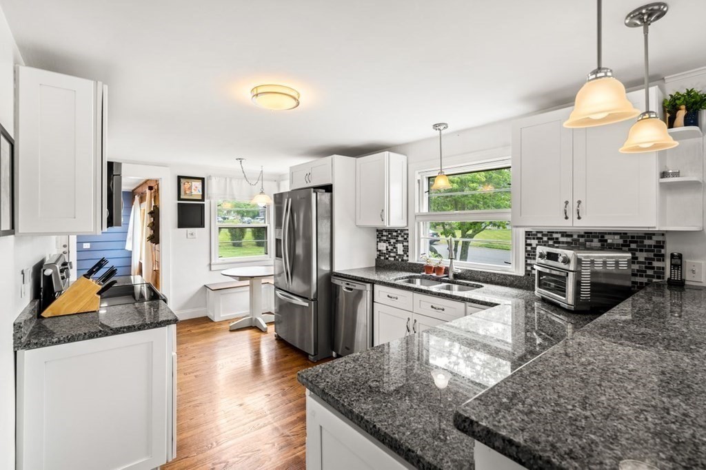 6 Sheffield Road Danvers, MA 01923 - Photo 8 of 41 Gallery Image 8